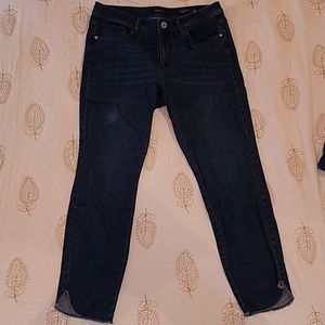 Authentic fit, slim ankle, dark denim jeans
